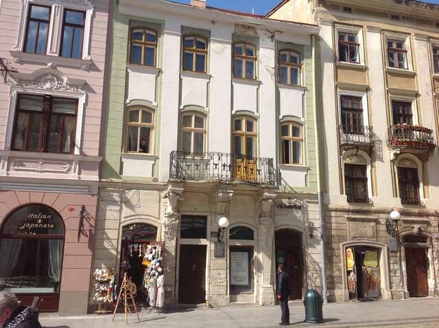 Апартаменты Apartments on Plocsha Rynok 40 Львов-5